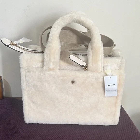 Coach cargo tote π₯ - Picture 4 of 9